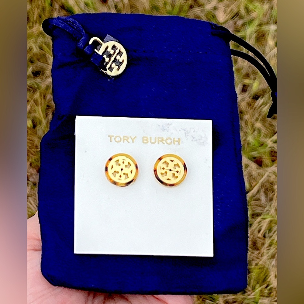 NWOT Tory Burch Circle Logo Tortoise Shell Earrings